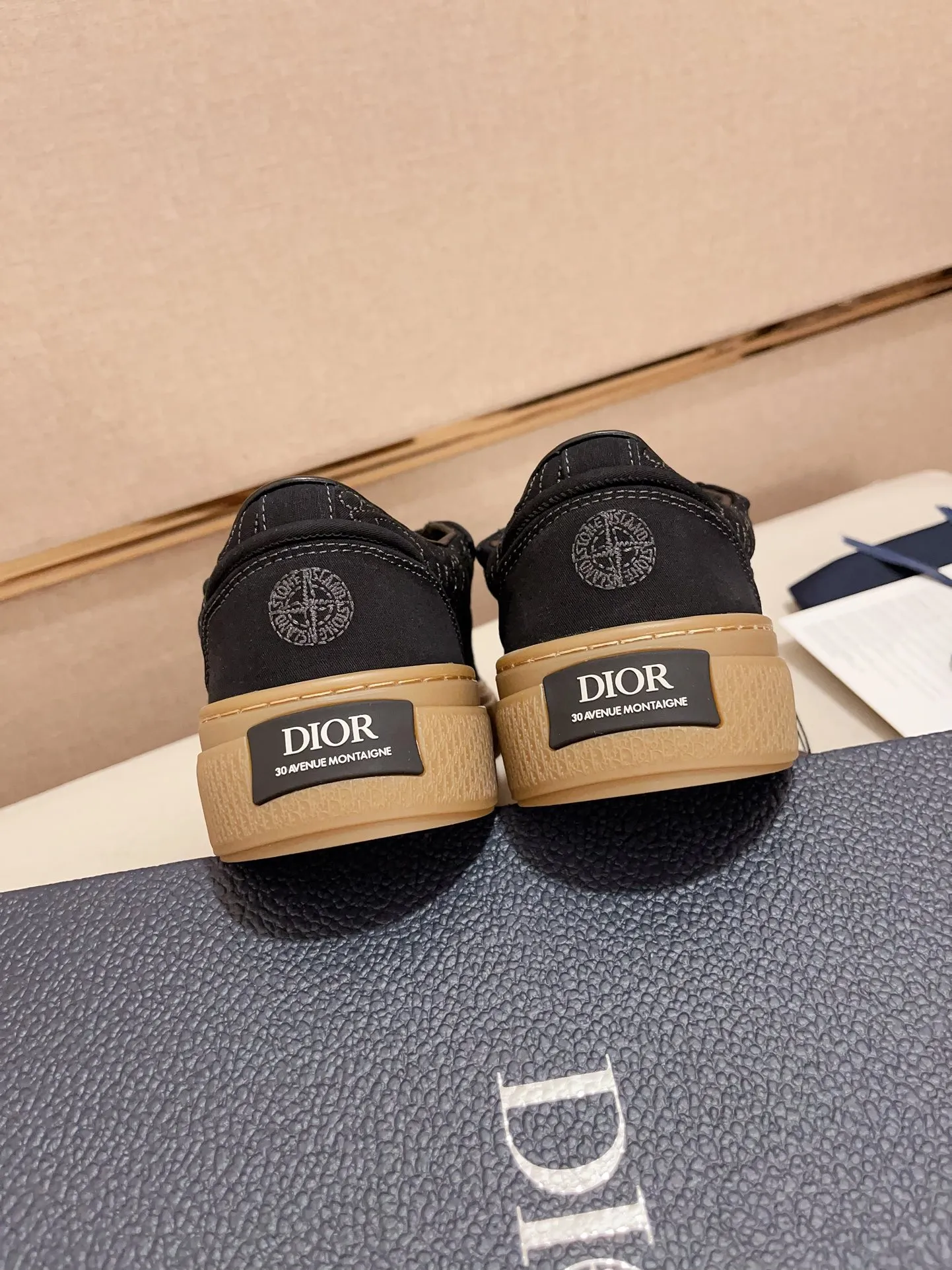 Men's shoes 💰: 680💰 [Dior·Dior] Top 🔍Couple model 💏🔍New casual sports style couple shoes, new four-season design, perfect workmanship, lace-up lazy style to create cabinet quality, upper: imported first-layer cowhide, sheepskin lining is soft and comfortable, ultra-light TPU wear-resistant outsole, simple, versatile fashion men's shoes, excellent color code number 35--44